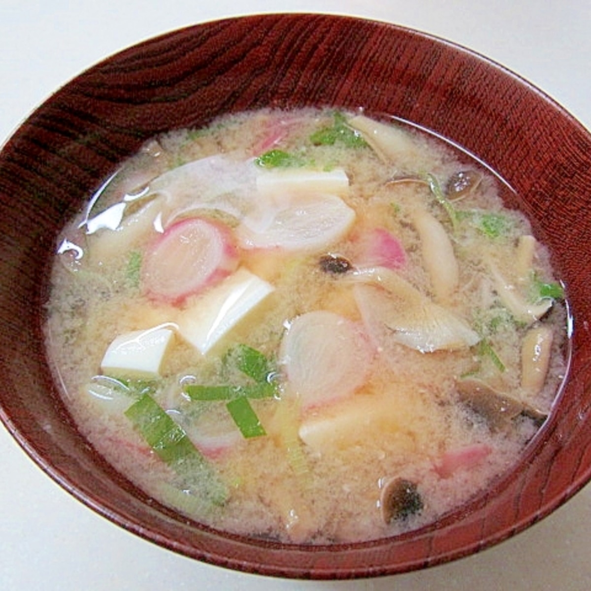 うっすらピンクがきれい ラディッシュのお味噌汁 レシピ 作り方 By ぶるぶるらぶ 楽天レシピ うっすらピンクがきれい ラディッシュのお味噌汁 レシピ 作り方 By ぶるぶるらぶ 楽天レシピ